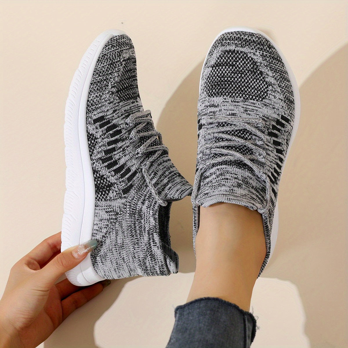 Women's Knitted Sports Shoes Lightweight Lace Up Low Top Running & Tennis Sneake