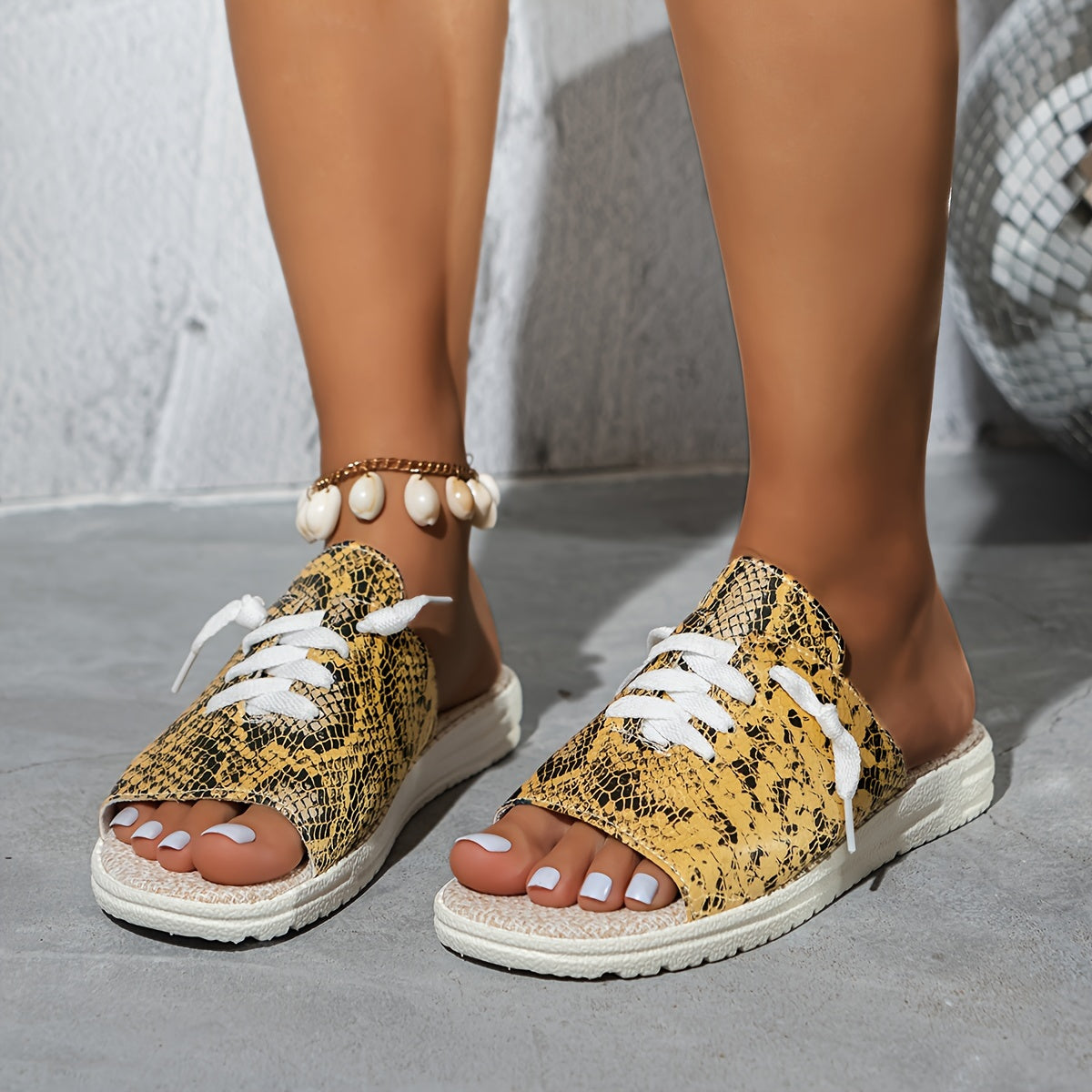 Women's Snakeskin Pattern Flat Sandals Lace Up Lightweight Summer Shoes