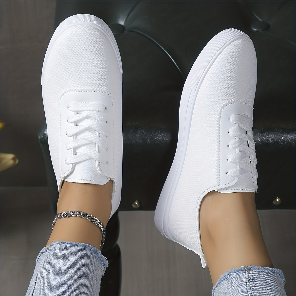 Women's Lace-Up Low Top Skate Shoes Casual Sports Walking Shoes