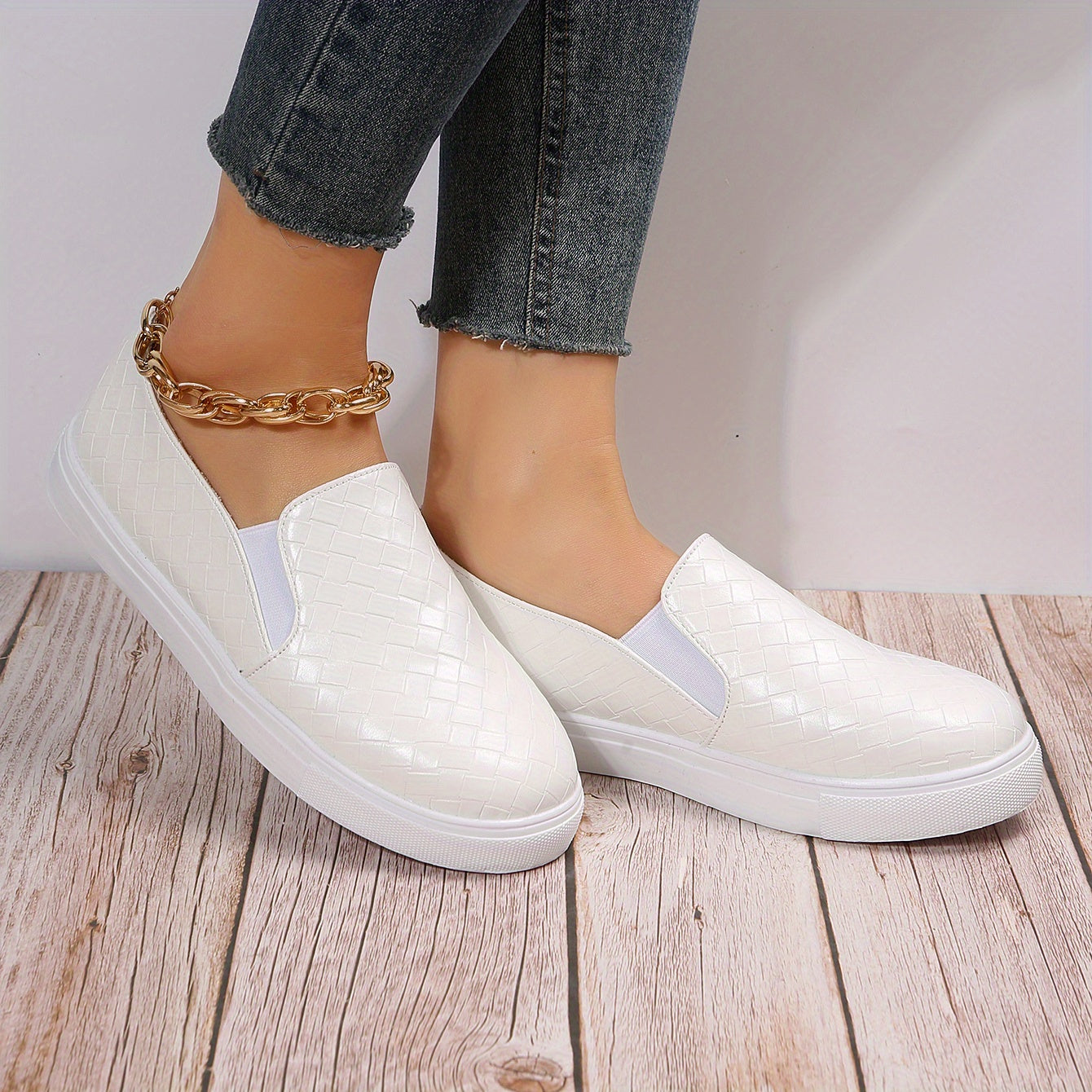 Women's Plaid Pattern Skate Shoes Lightweight Slip On Sneakers