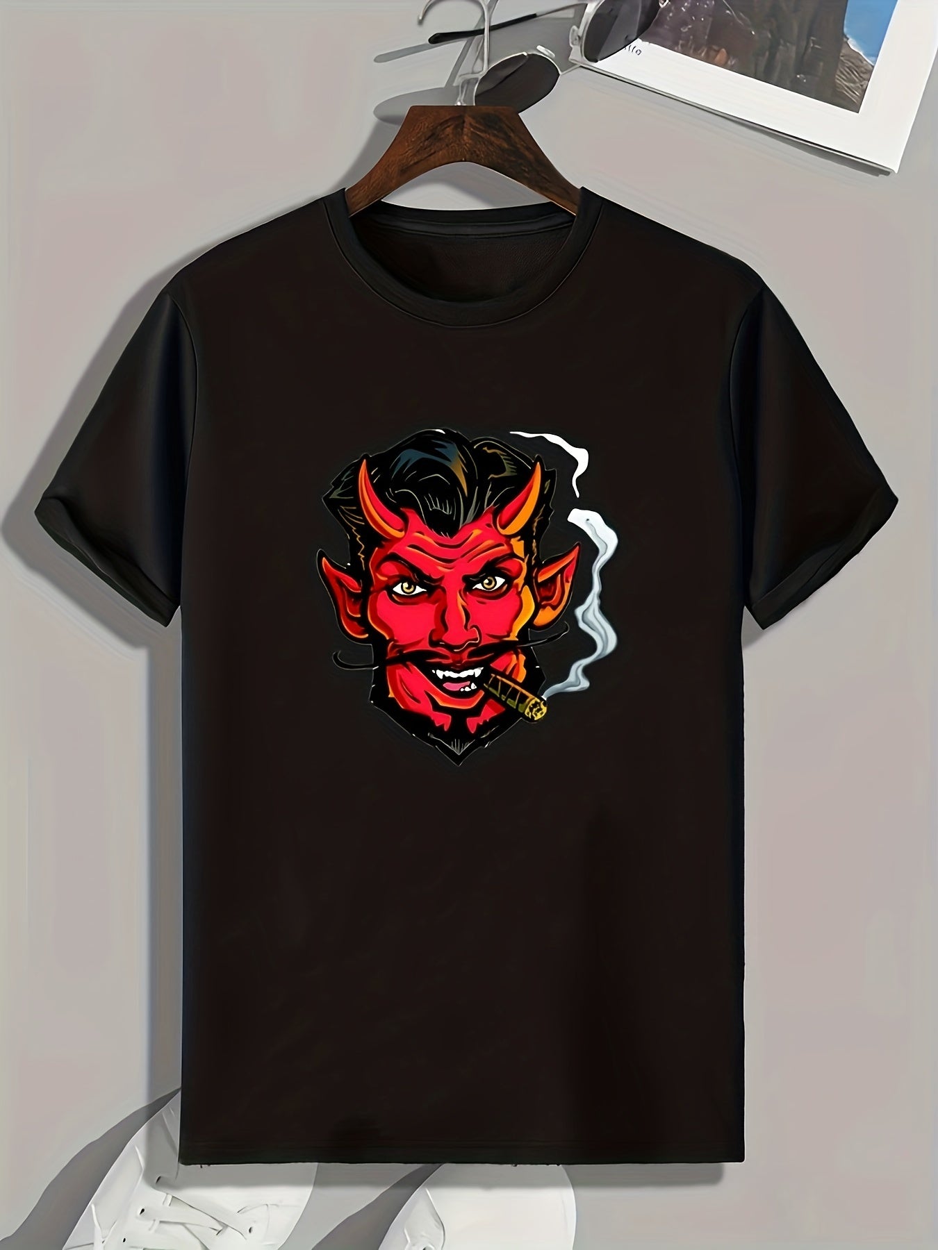 Smoking Devil Pattern Print Men's Sports T-shirt