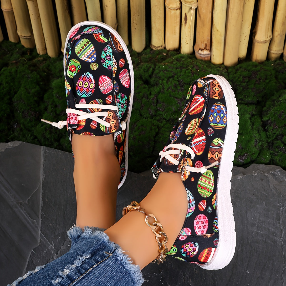 Easter Eggs Print Canvas Slip-on Shoes Lightweight & Comfortable
