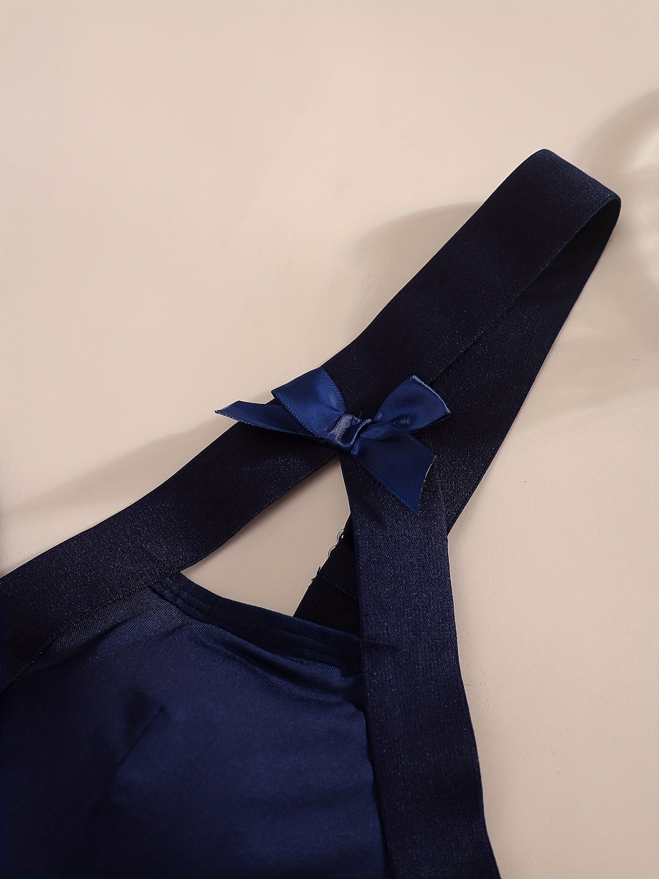Cross Cut Out Bow Knot Sporty Bra