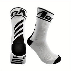Breathable Sweat Absorbent Mid Calf Cycling Sports Socks