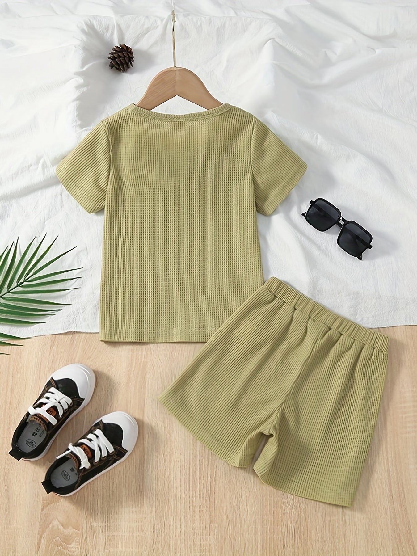 Boys Love Vibes Casual Outfit Set - Round Neck T shirt & Shorts