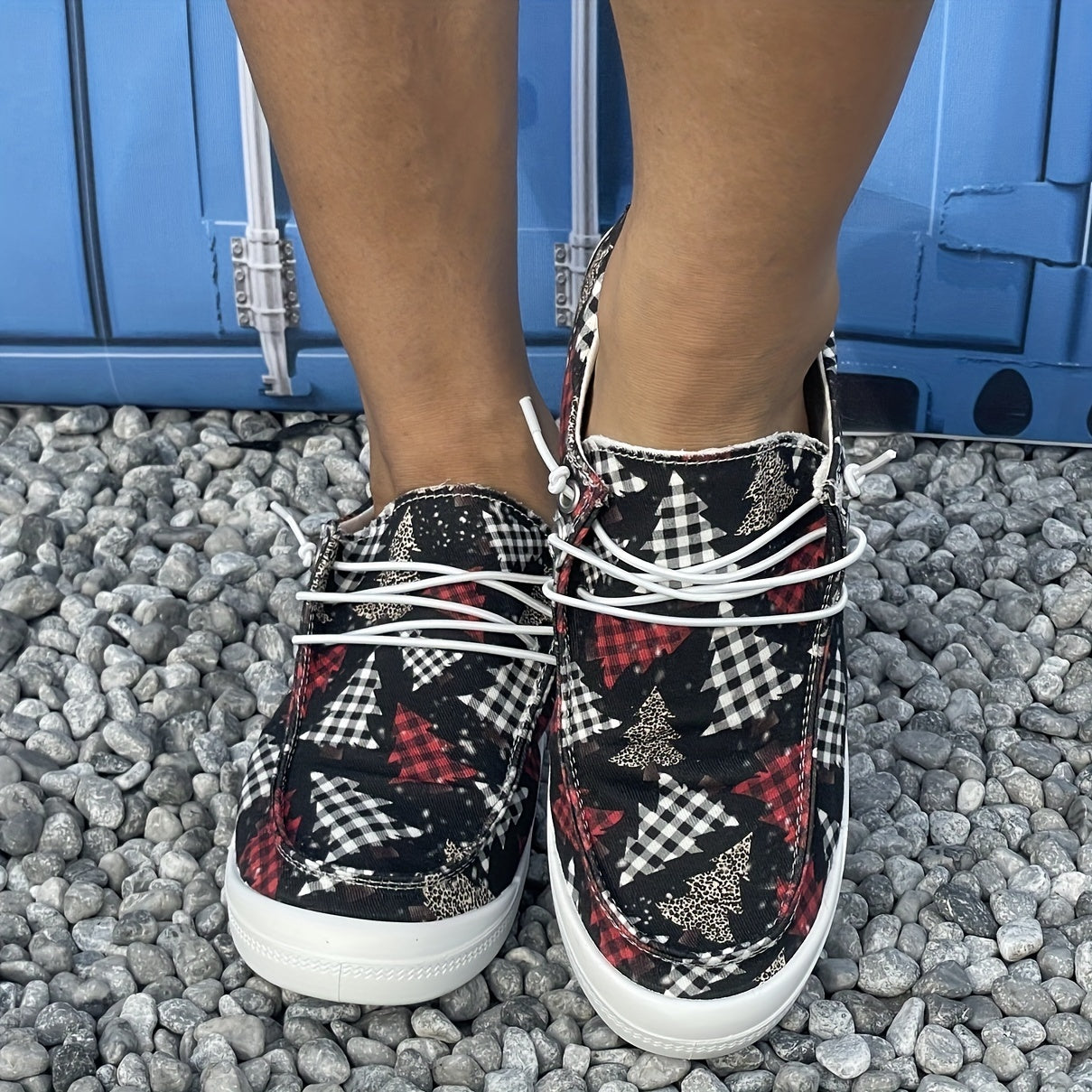 Christmas Tree Pattern Sneakers - Women's Flat Casual Lace Up Shoes