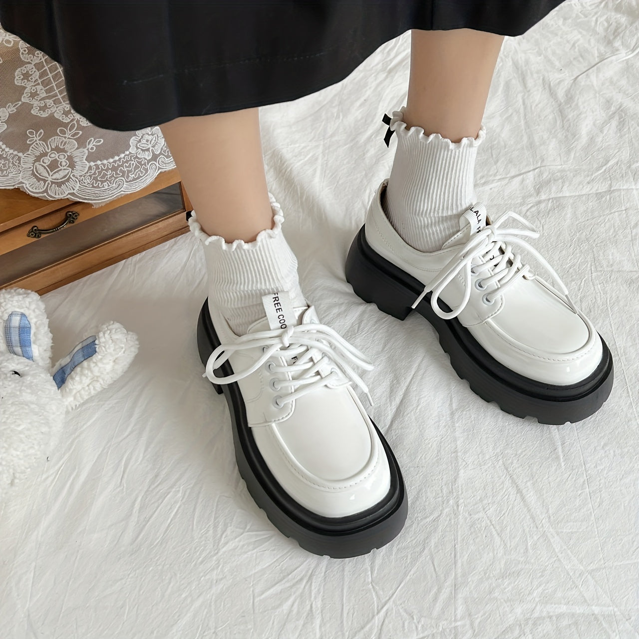 Women's Platform Loafers Round Toe Lace Up Patent Leather Shoes