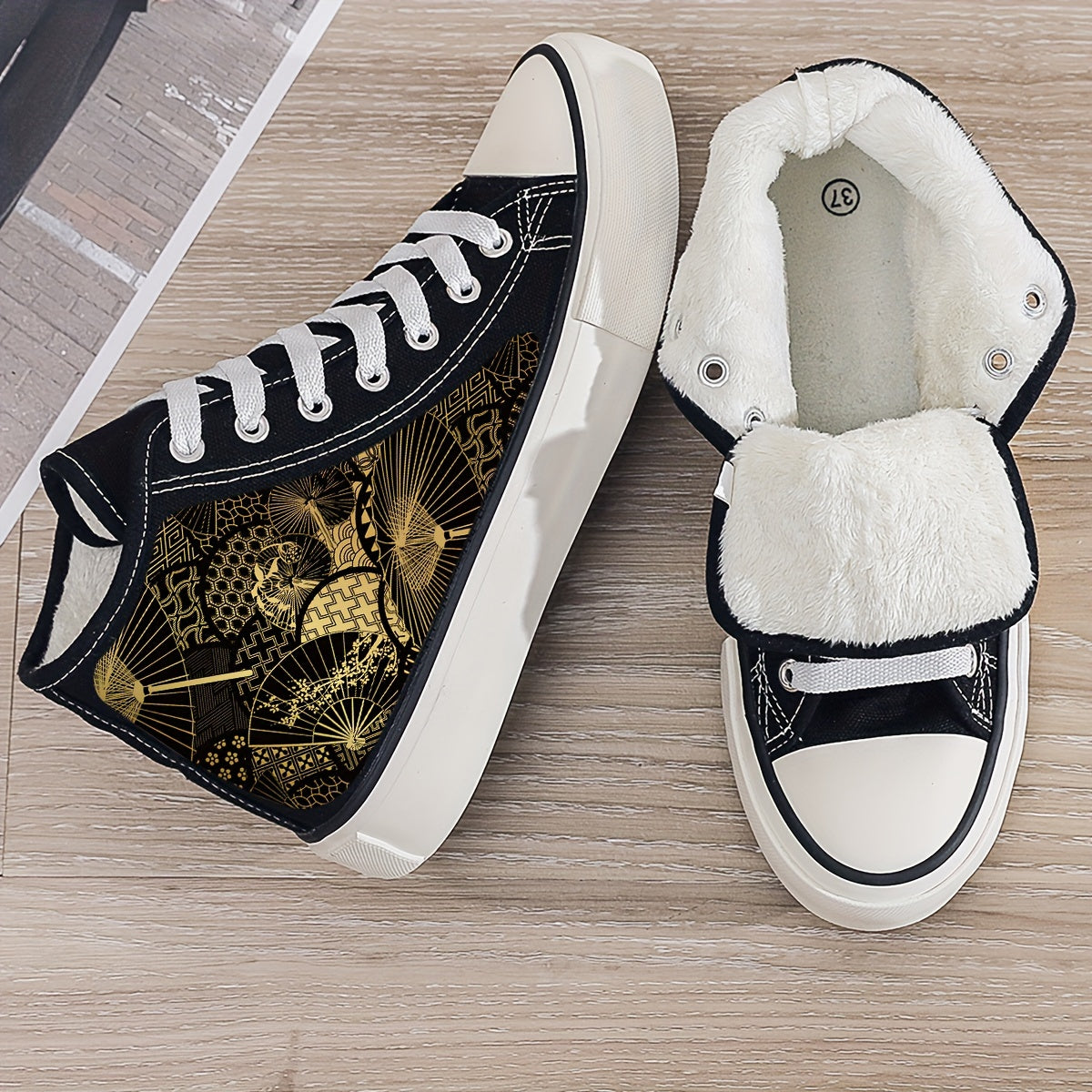 Girl's High Top Golden Pattern Skate Shoes with Plush Lining
