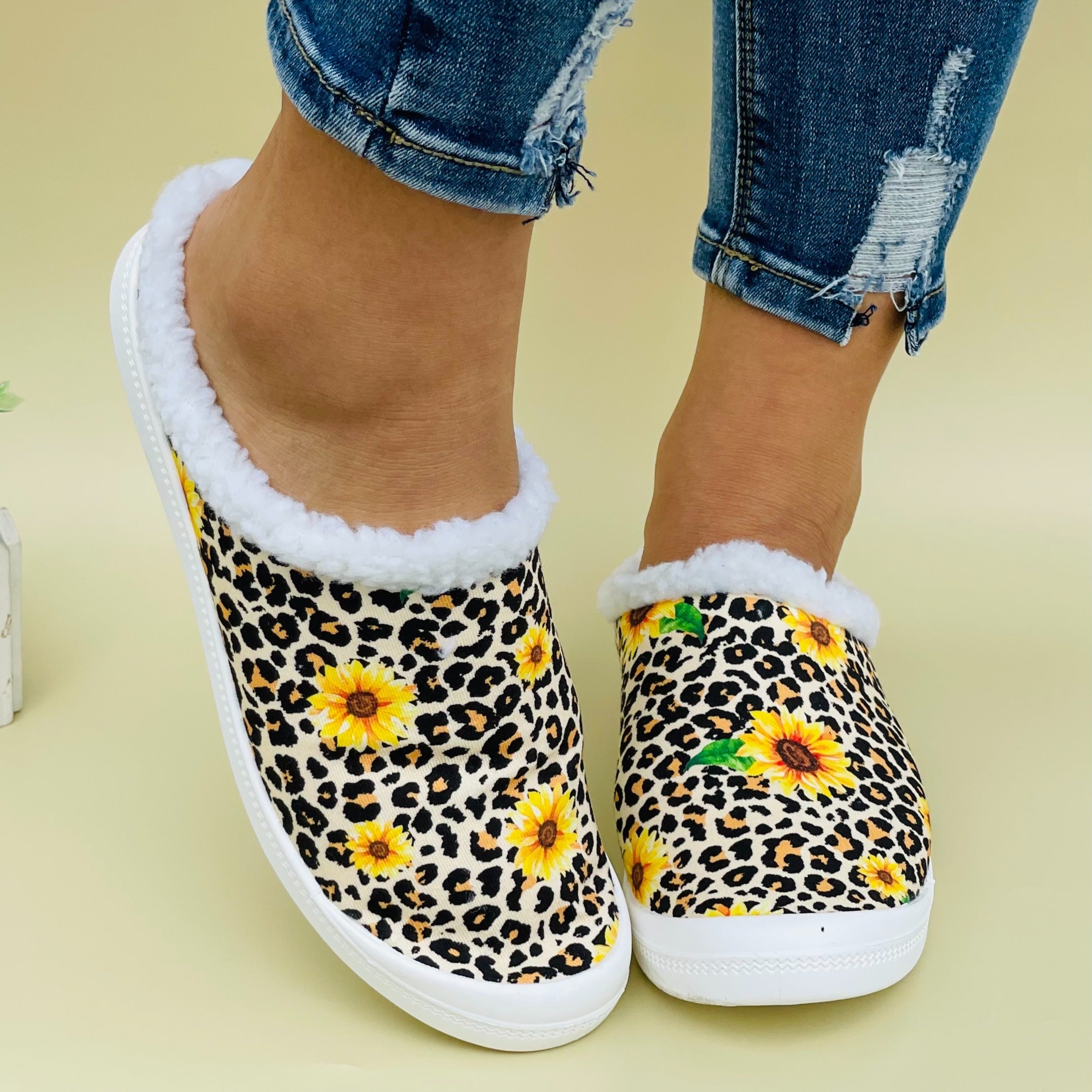 Women's Winter Sunflower Slip-On Sneakers Warm and Lightweight