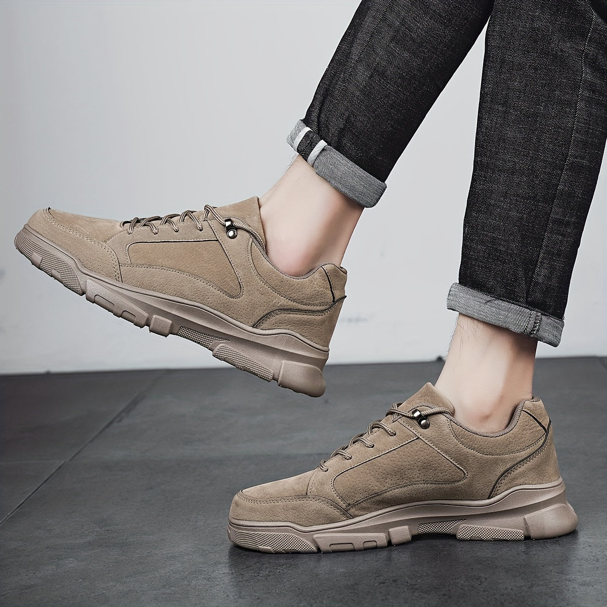 Men's Non Slip Sneaker for Youth - Wear Resistant