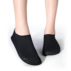 Women's C Letter Pattern Water Shoes Soft Sole Lightweight Aqua Socks