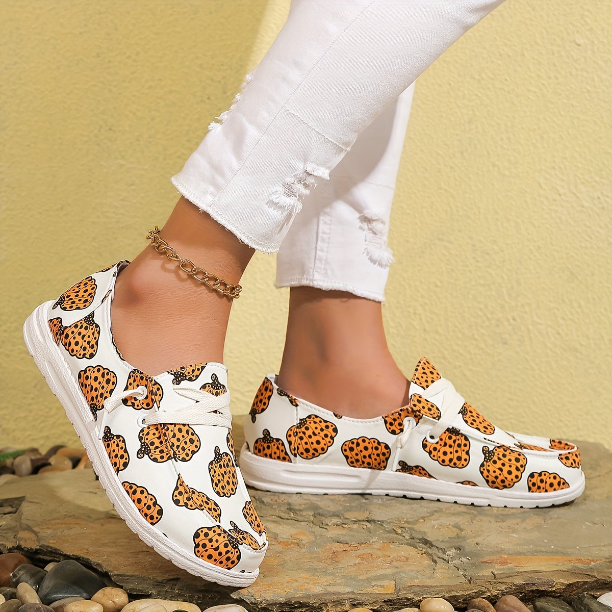 Women's Skate Shoes with Pumpkin Pattern, Flat Lace-up Canvas