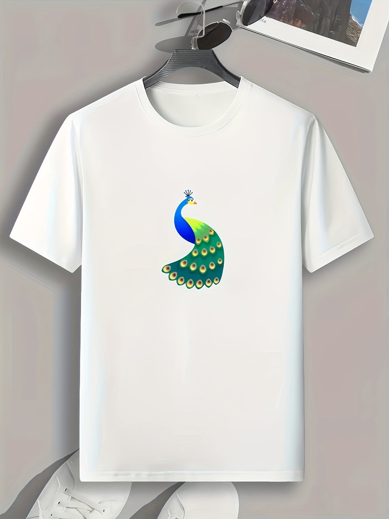 Peacock Print Men's Comfy T-Shirt for Outdoor Summer