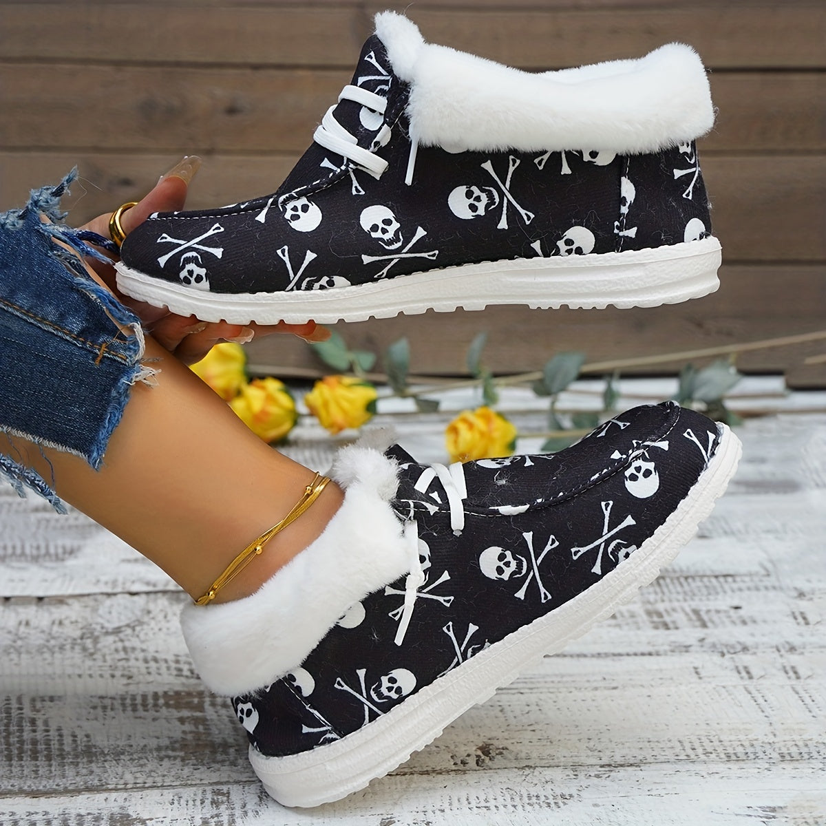 Women's Skull Pattern Fuzzy Canvas Shoes Slip On Low Top Plush Lined Snow Boots