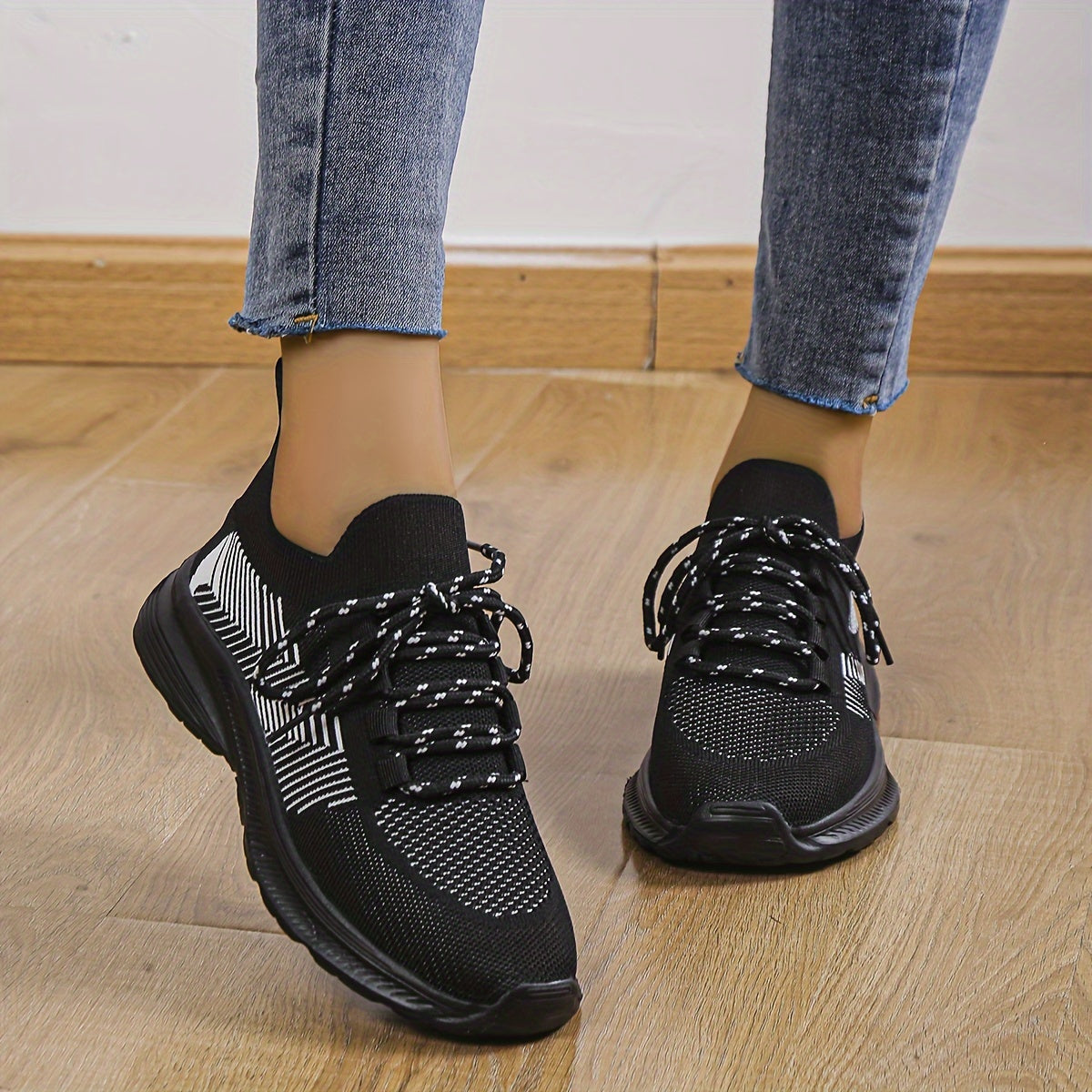 Women's Lightweight Running Shoes Lace up Comfy Sneakers
