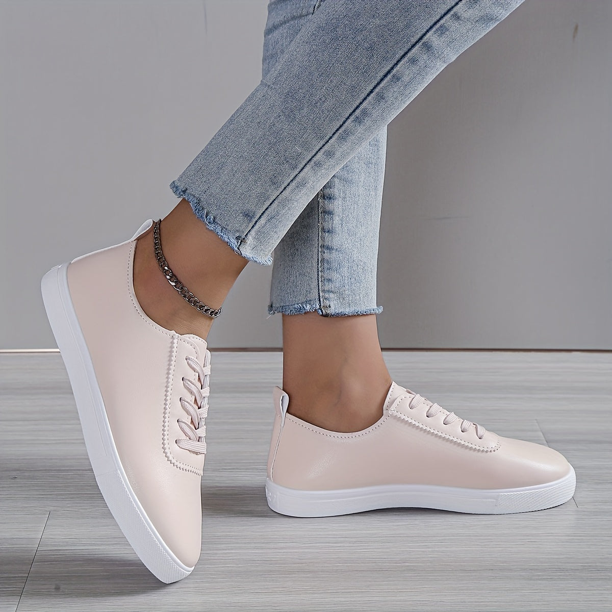 Women's Minimalist Solid Sneakers Low Round Toe Lace-Up Outdoor Shoes