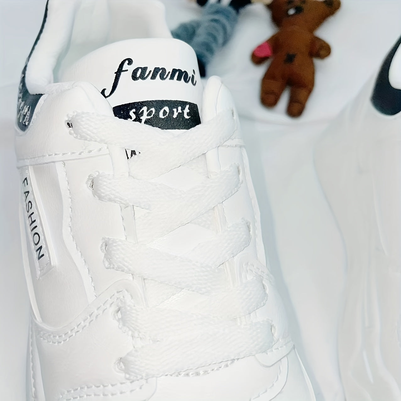 Women's Letter Graphic Lace Up Platform Sneakers