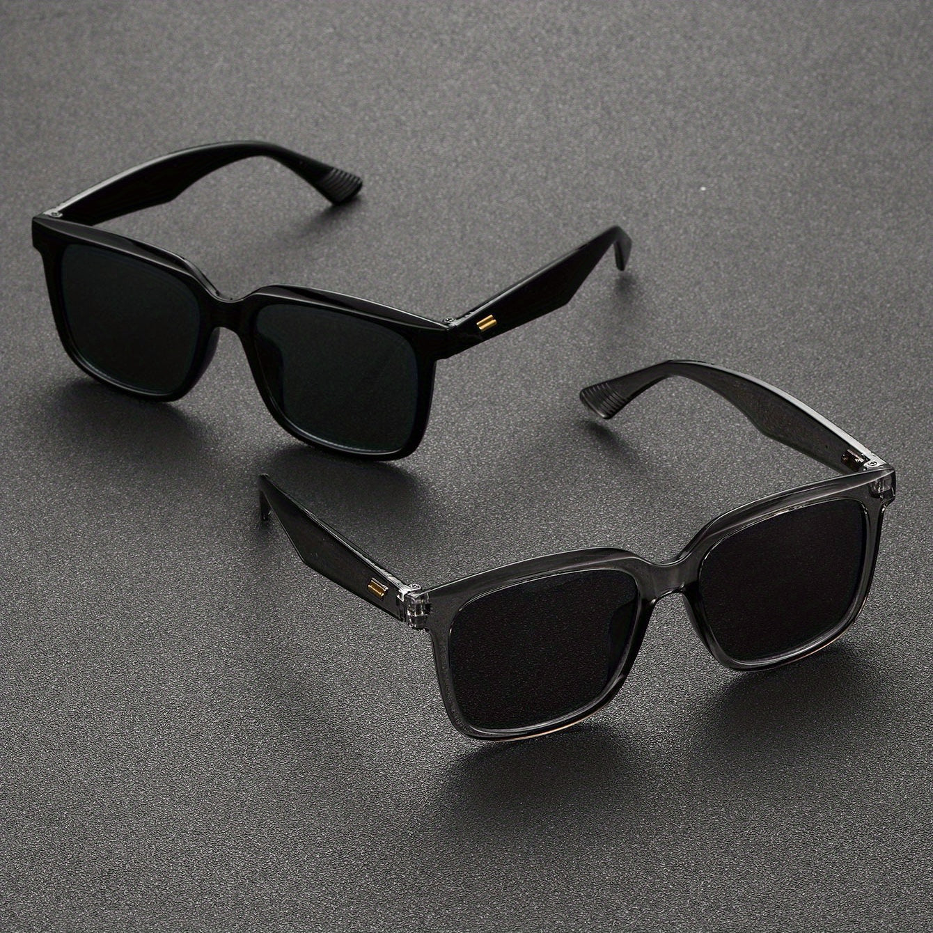 Men's Classic Round Sunglasses with Case