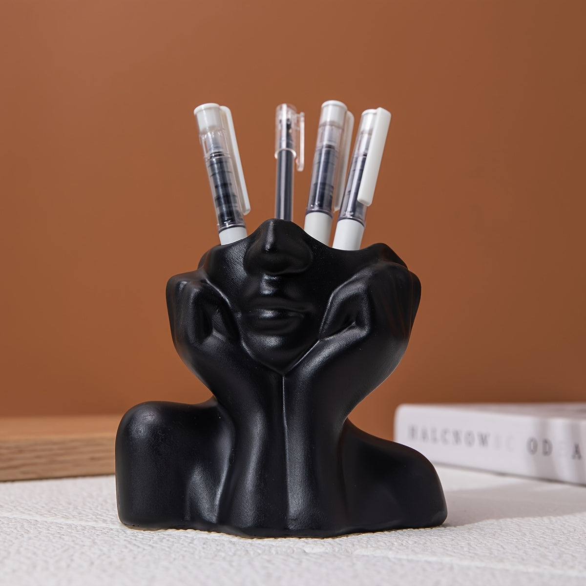 Shy Body Shape Art Pen Holder Light Style Decoration