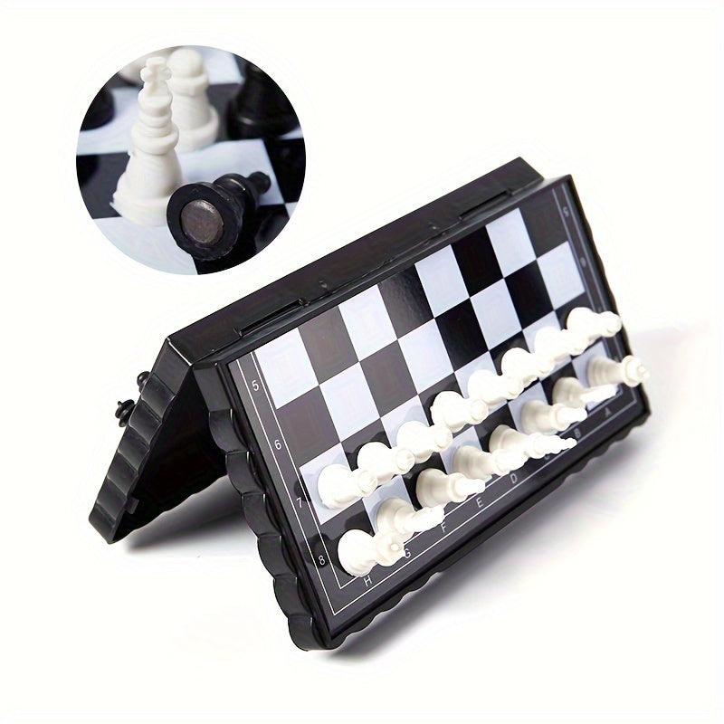 Portable Folding Plastic Chess Toy Chess Game For Family Gathering
