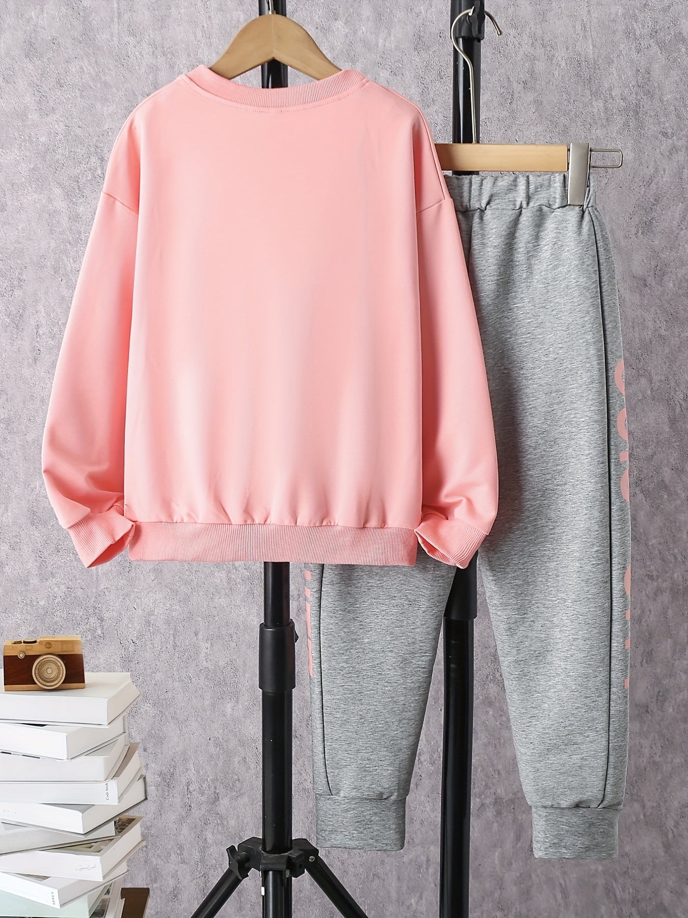 Girl's Cartoon Bear Sweatshirt & Sweatpants Set for Spring Fall