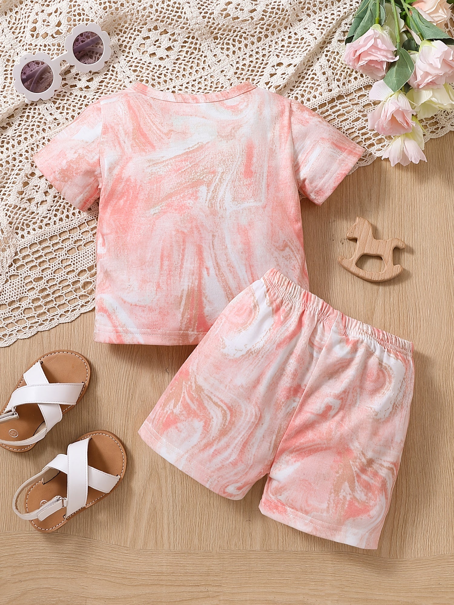 2pc Toddler Girls Tie Dye T-Shirts Heart/Letter Graphic Round Neck Shorts Set