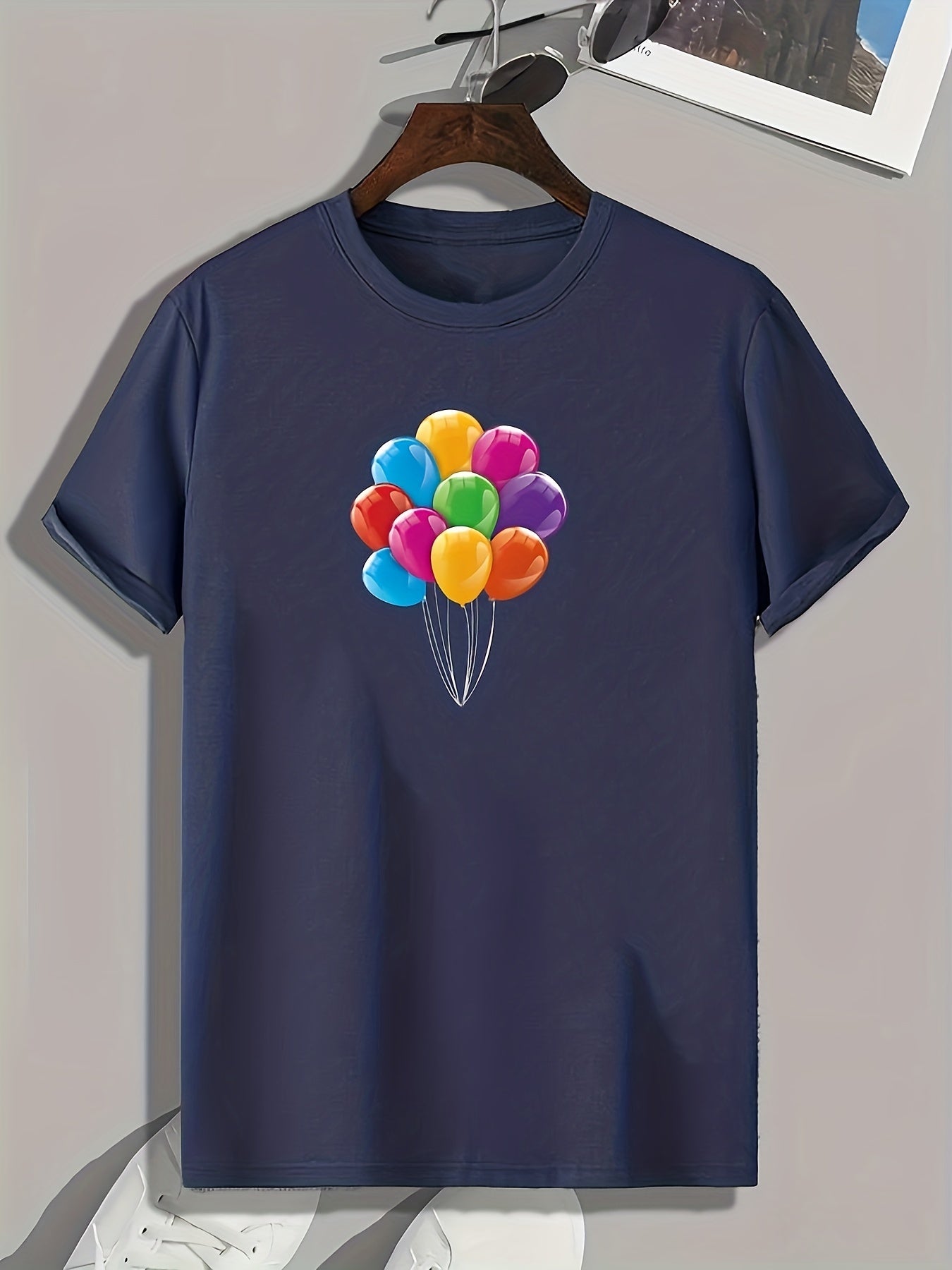Balloons Print Men's Graphic T-shirt for Summer
