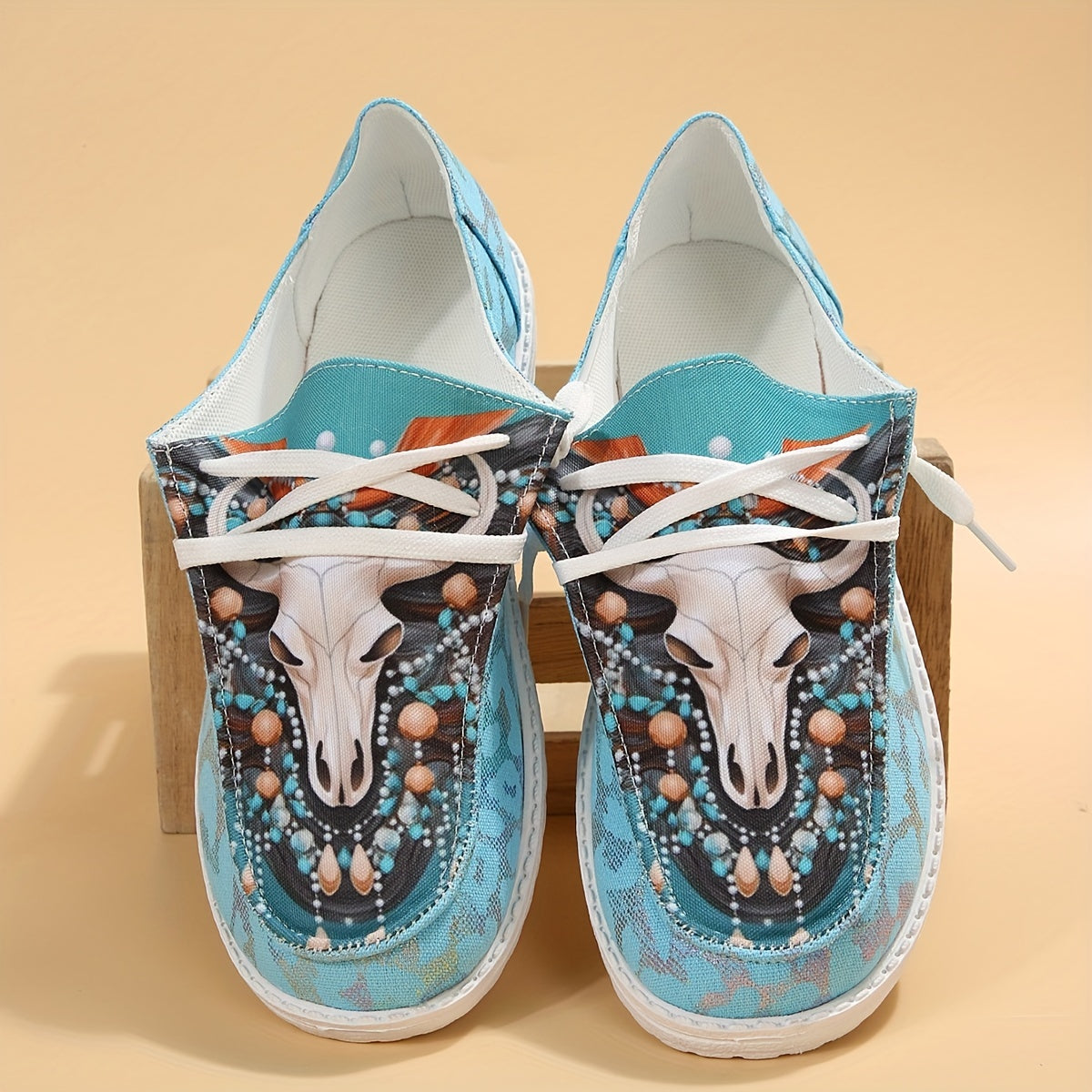 Women's Bull Head Print Low Top Sneakers Lace Up Shoes