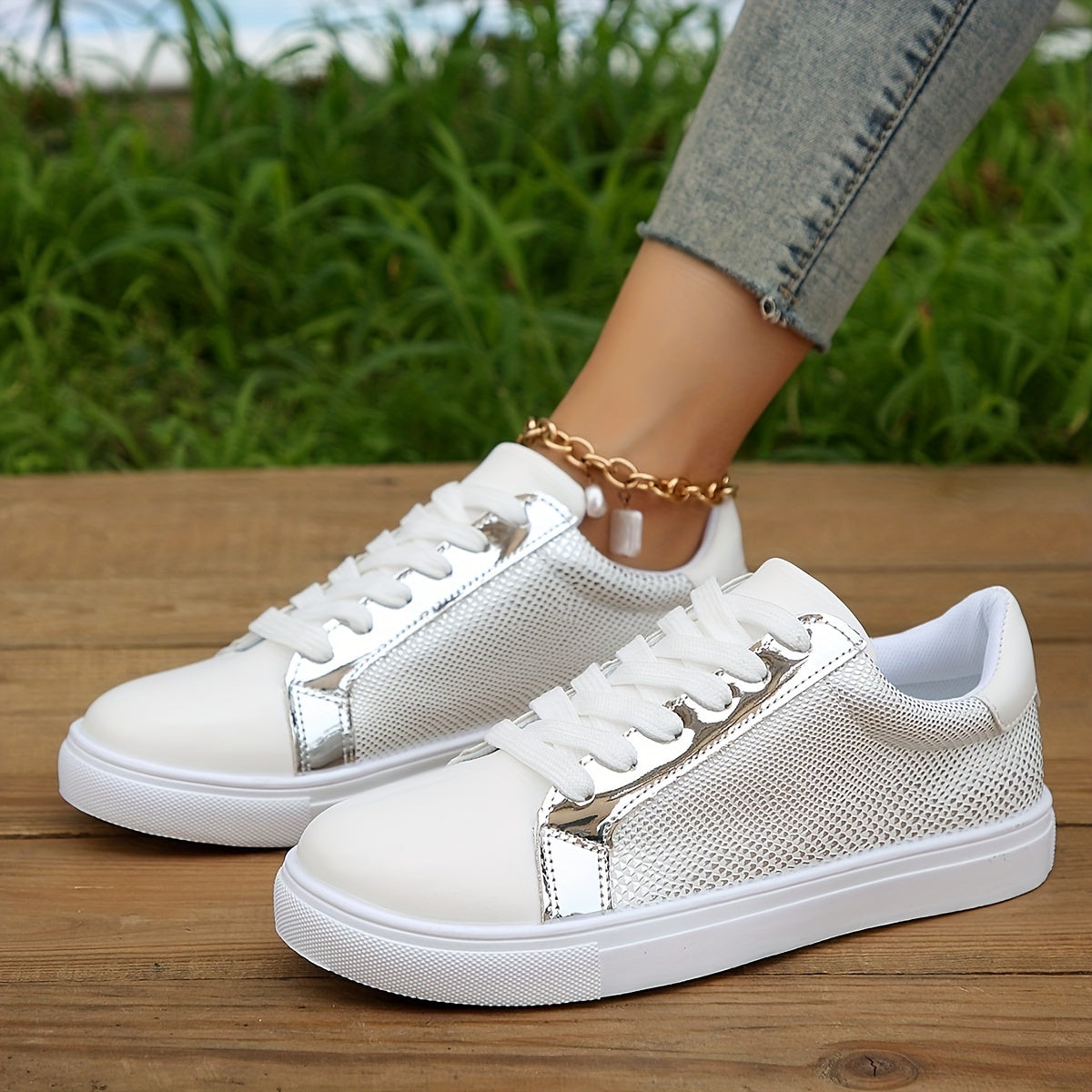 Women's Lace Up Flat Sneakers Low Top Skate Shoes