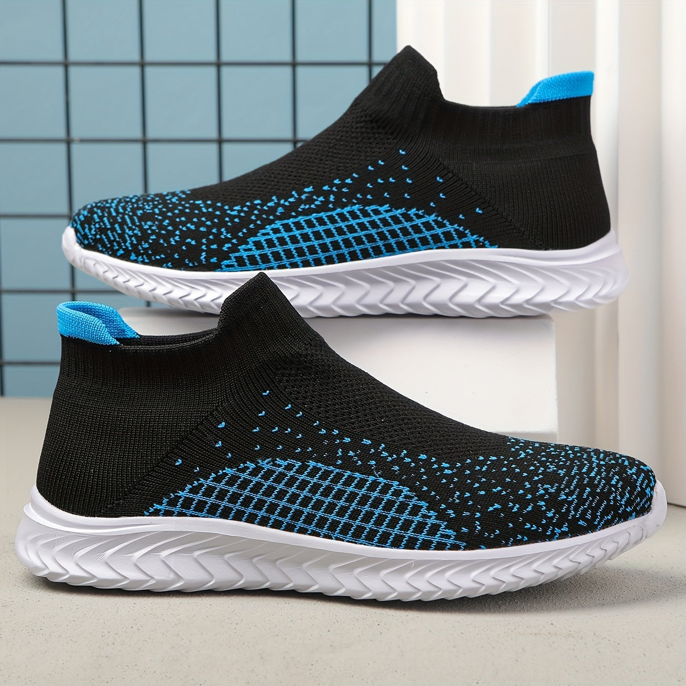 Men's Lightweight Slip On Casual Shoes For Traveling Jogging