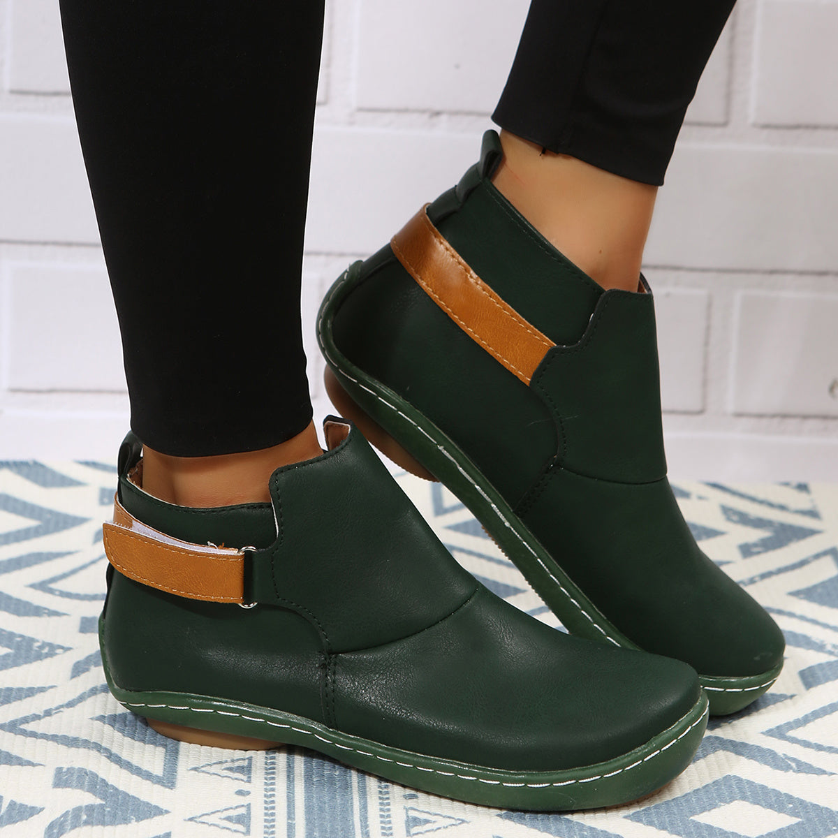 Women's Hook And Loop Flat Shoes Casual Walking Shoes