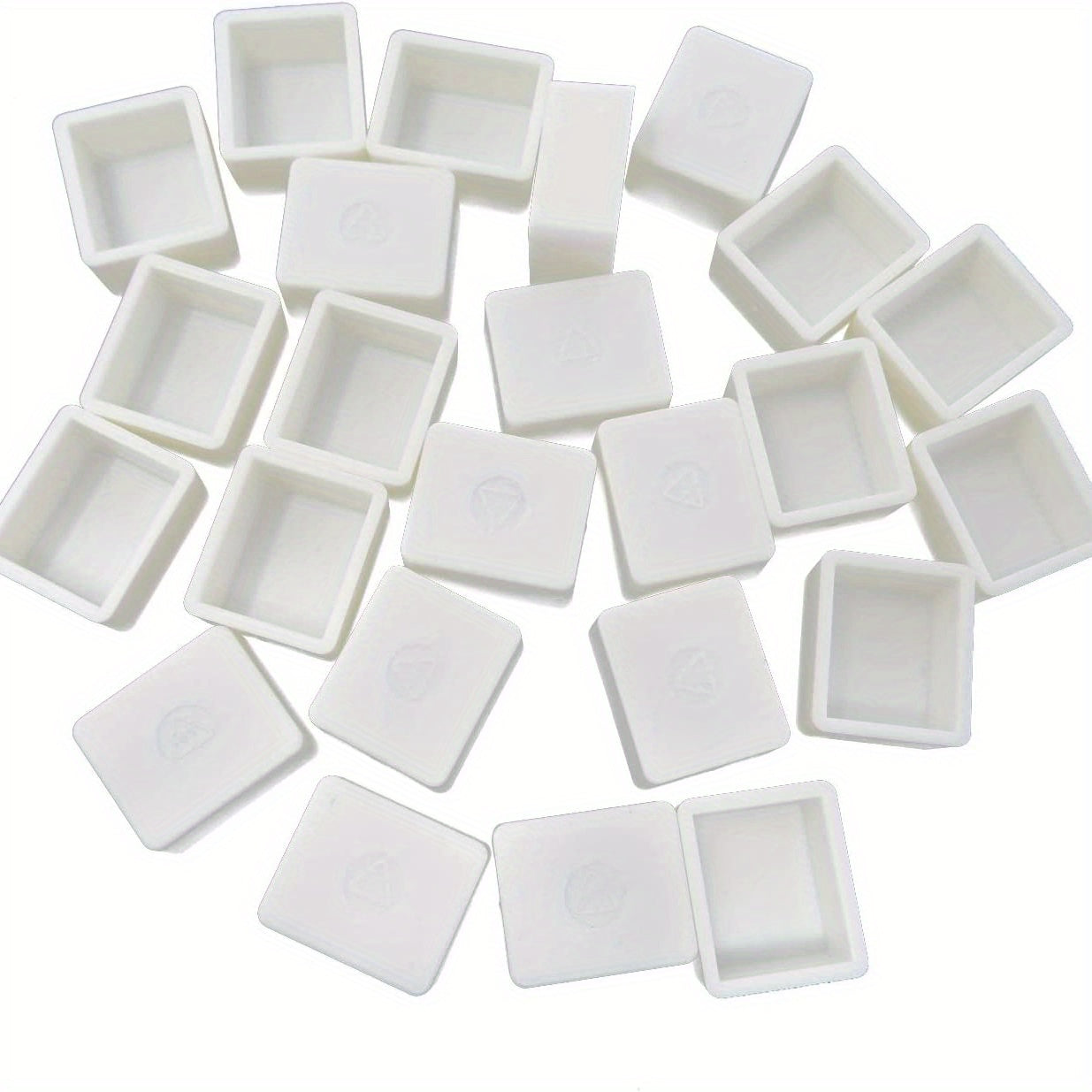50pcs Watercolor Half Pans Empty Plastic Paint Pan for DIY Painting Travel Case