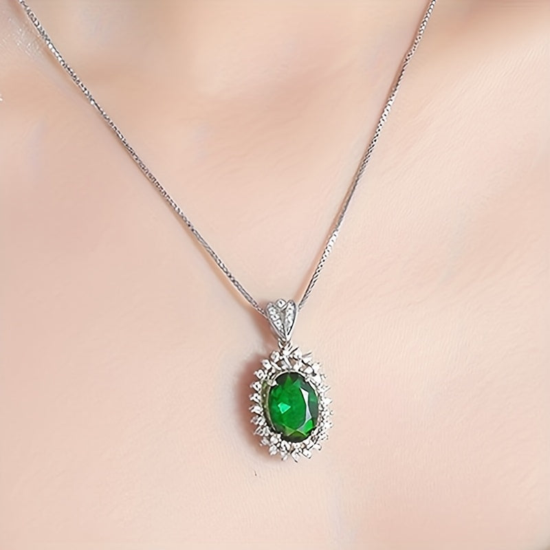 Green Gemstone Pendant Fashionable Jewelry for Women