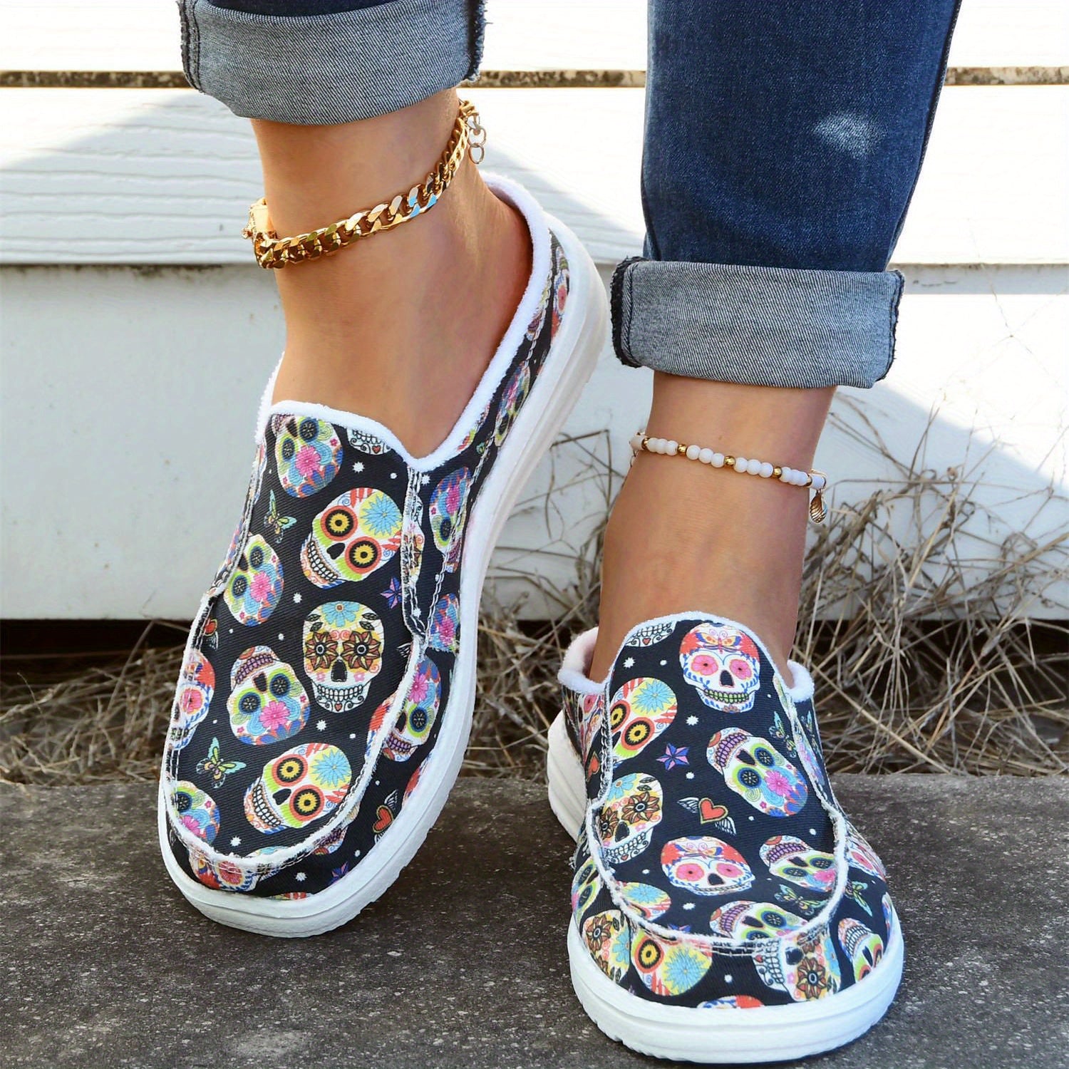 Skull Pattern Slip On Casual Flat Walking Shoes