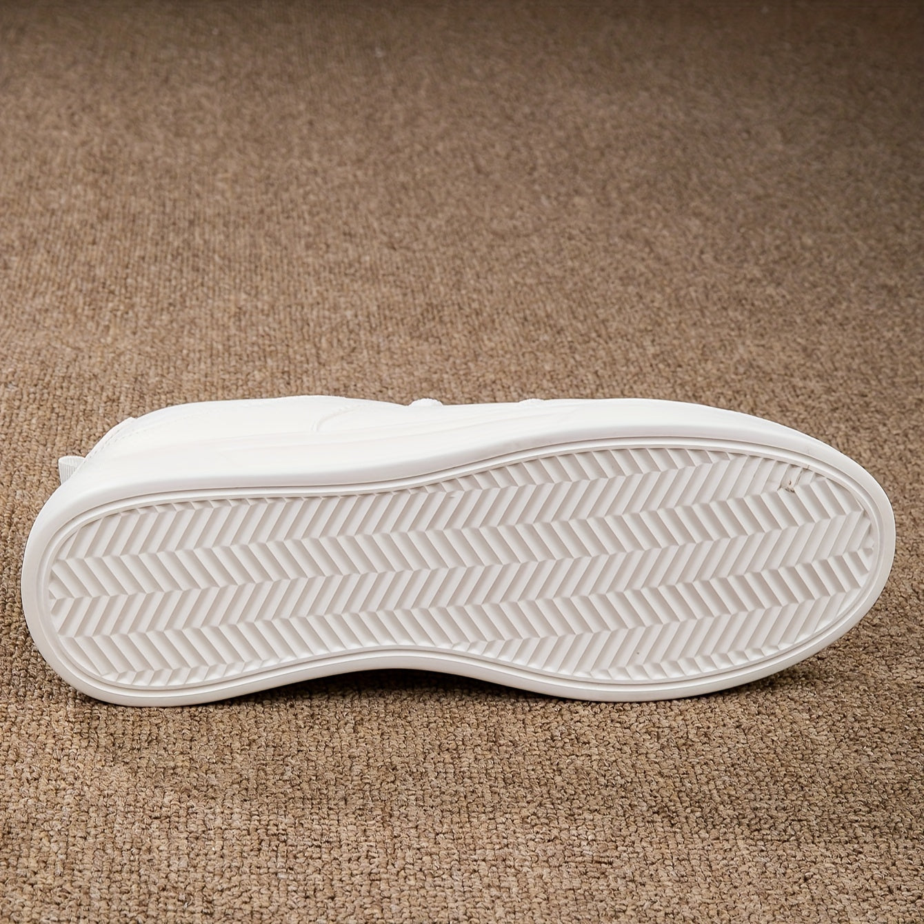 Versatile Slip-Resistant Sports Sneakers for Outdoor Activities