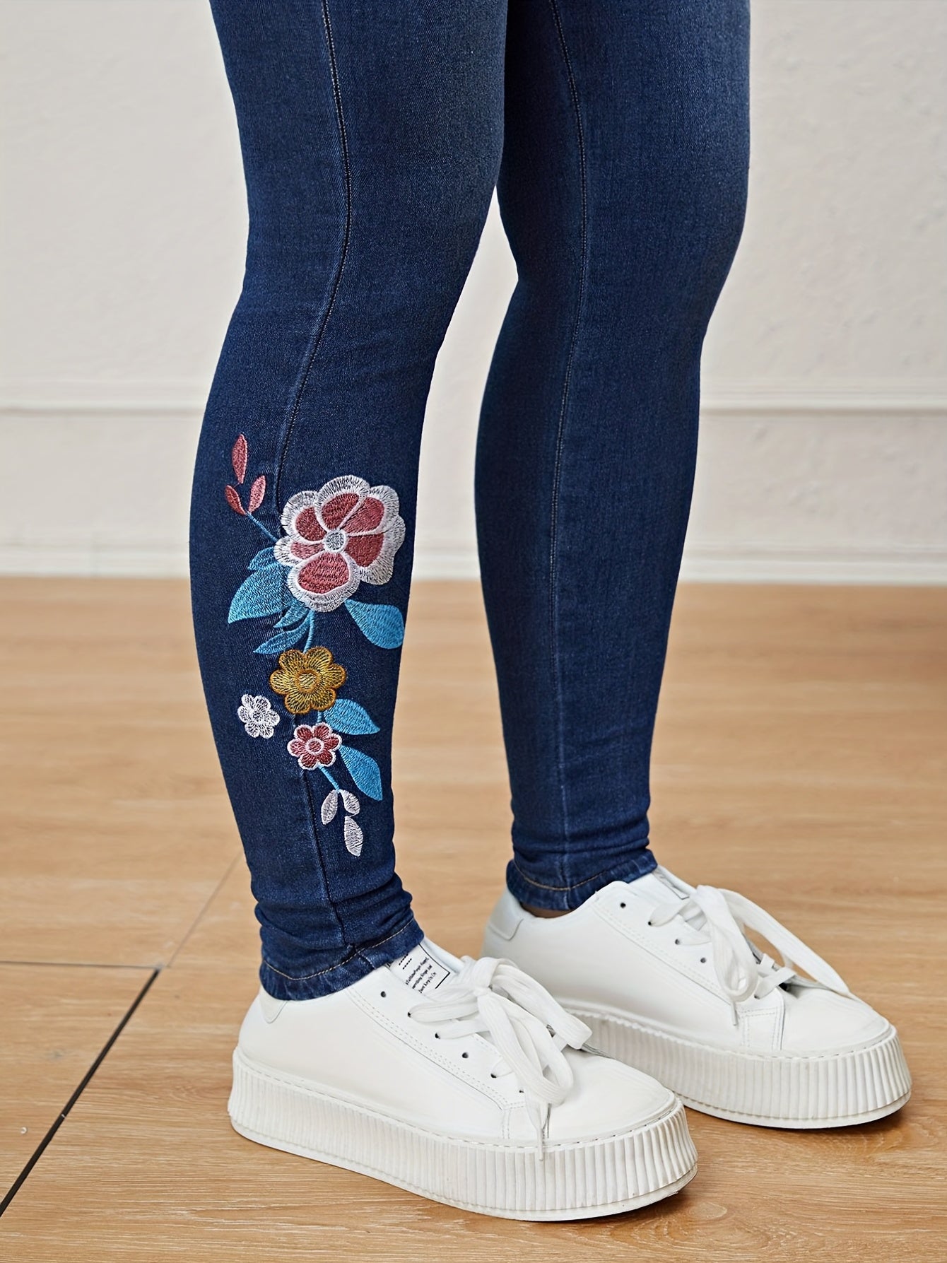 Dark Floral Embroidery Denim Slim Fit High Waist Skinny Jeans