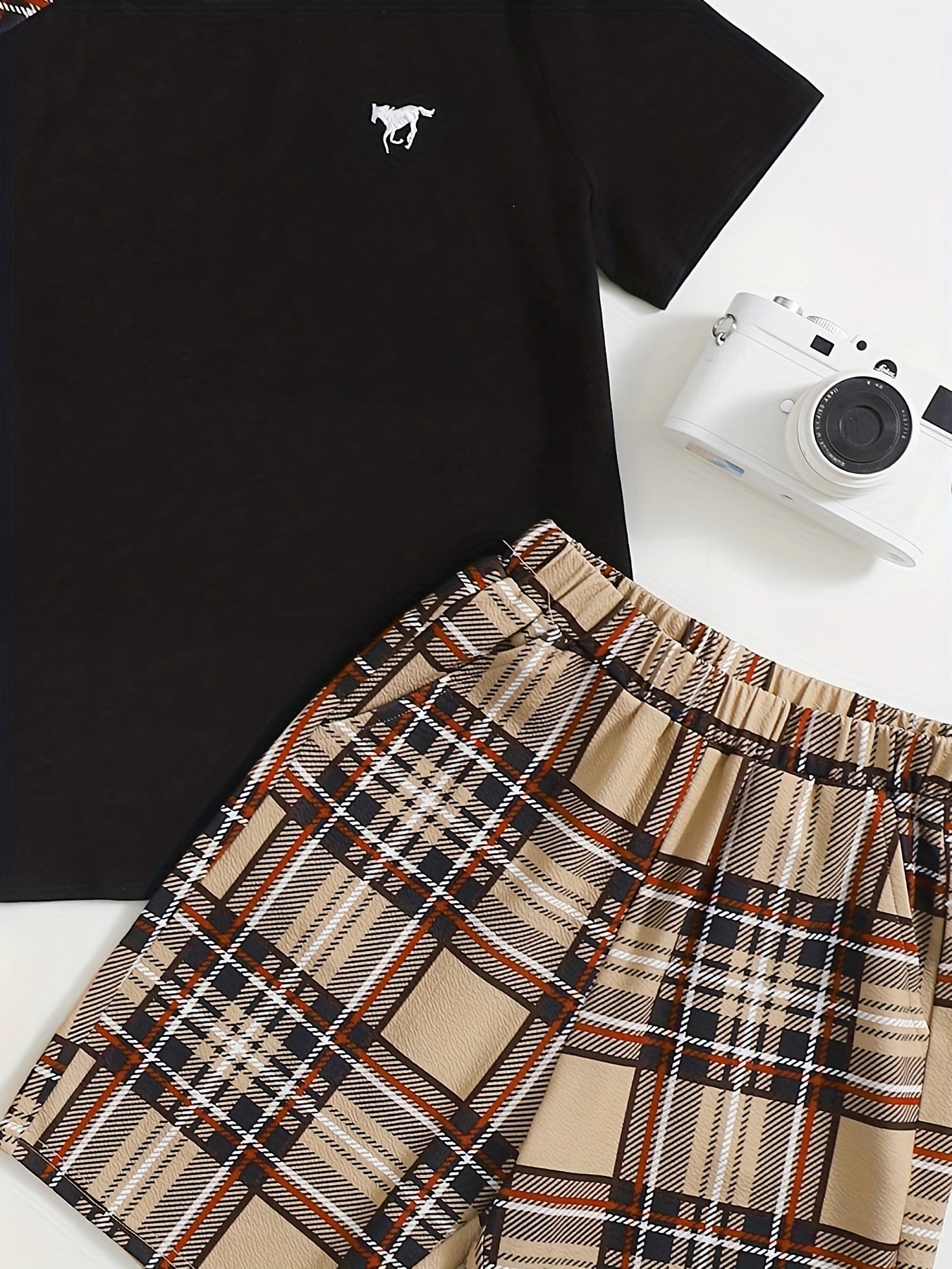 Boy's Plaid Print T-Shirt & Shorts Set with Horse Print