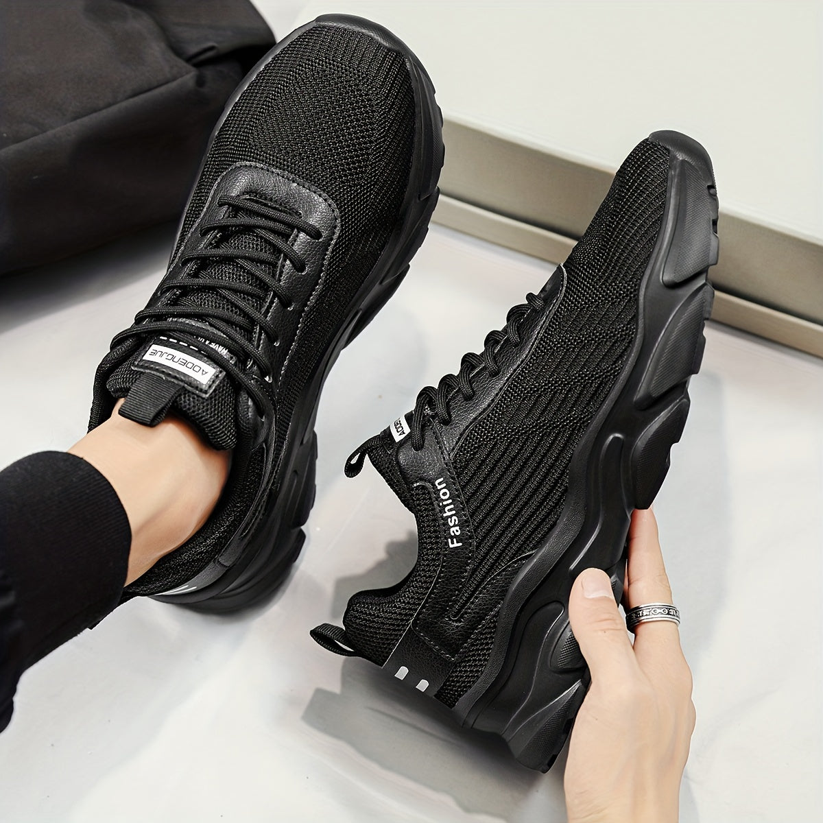Breathable Striped Running Shoes for Men Comfortable Durable Shock Absorbing
