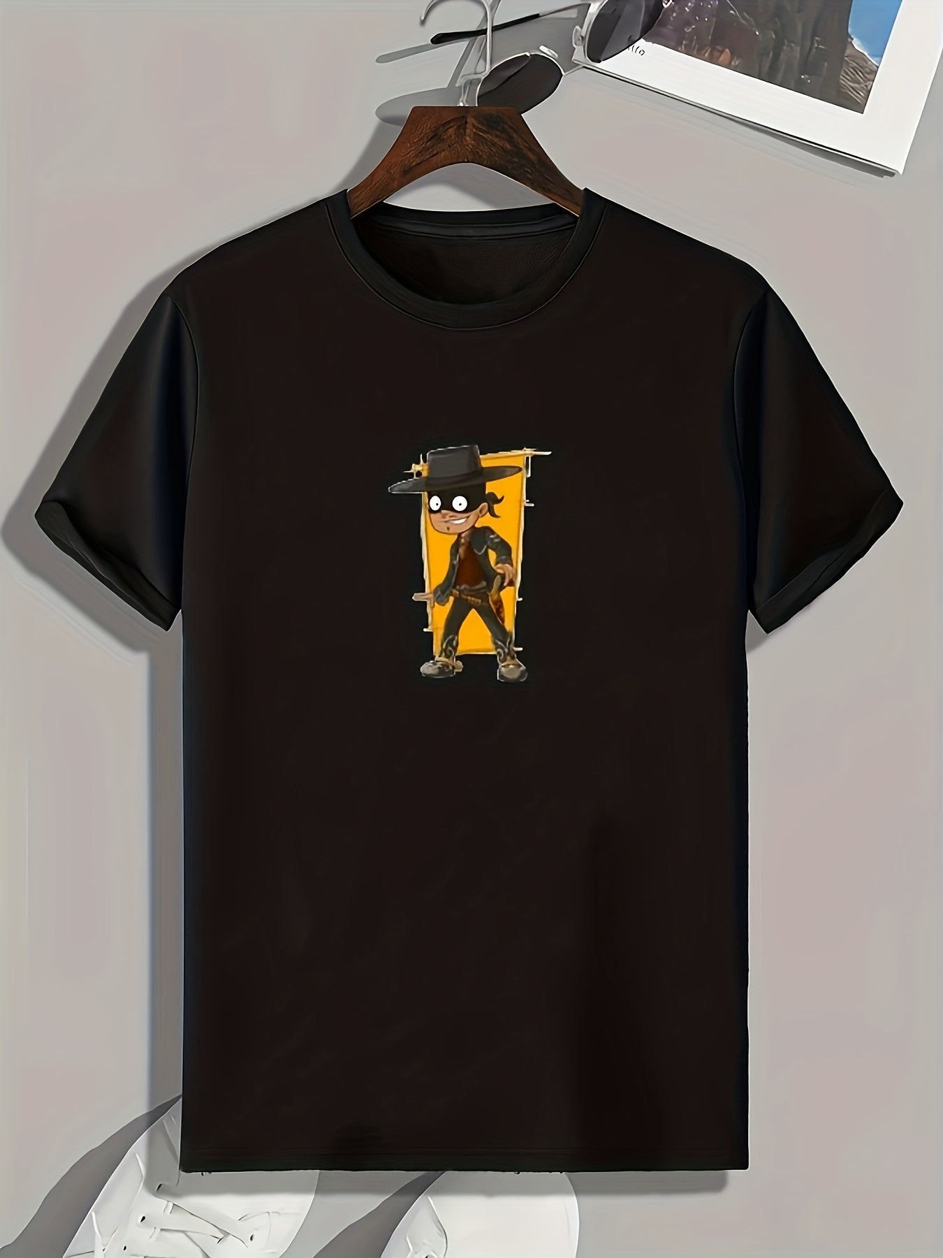 Thief Print Men's Graphic Tee for Summer