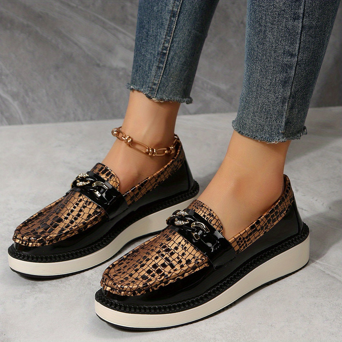 Women's Crocodile Loafers Low Top Slip On Shoes Casual Flats
