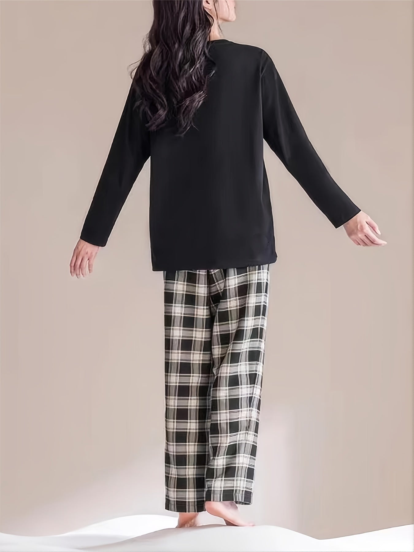 Comfy Solid Top & Plaid Print Lounge Pants Pajama Set