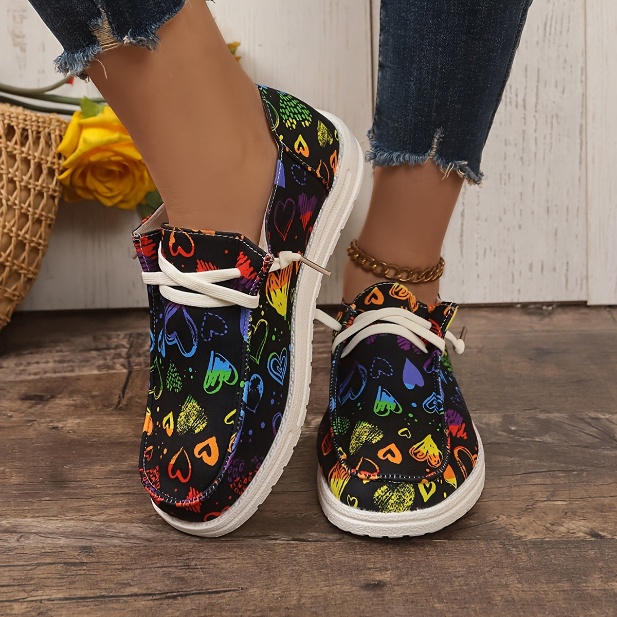 Heart Pattern Skate Shoes Women Flat Lightweight Lace-up Canvas Sneakers
