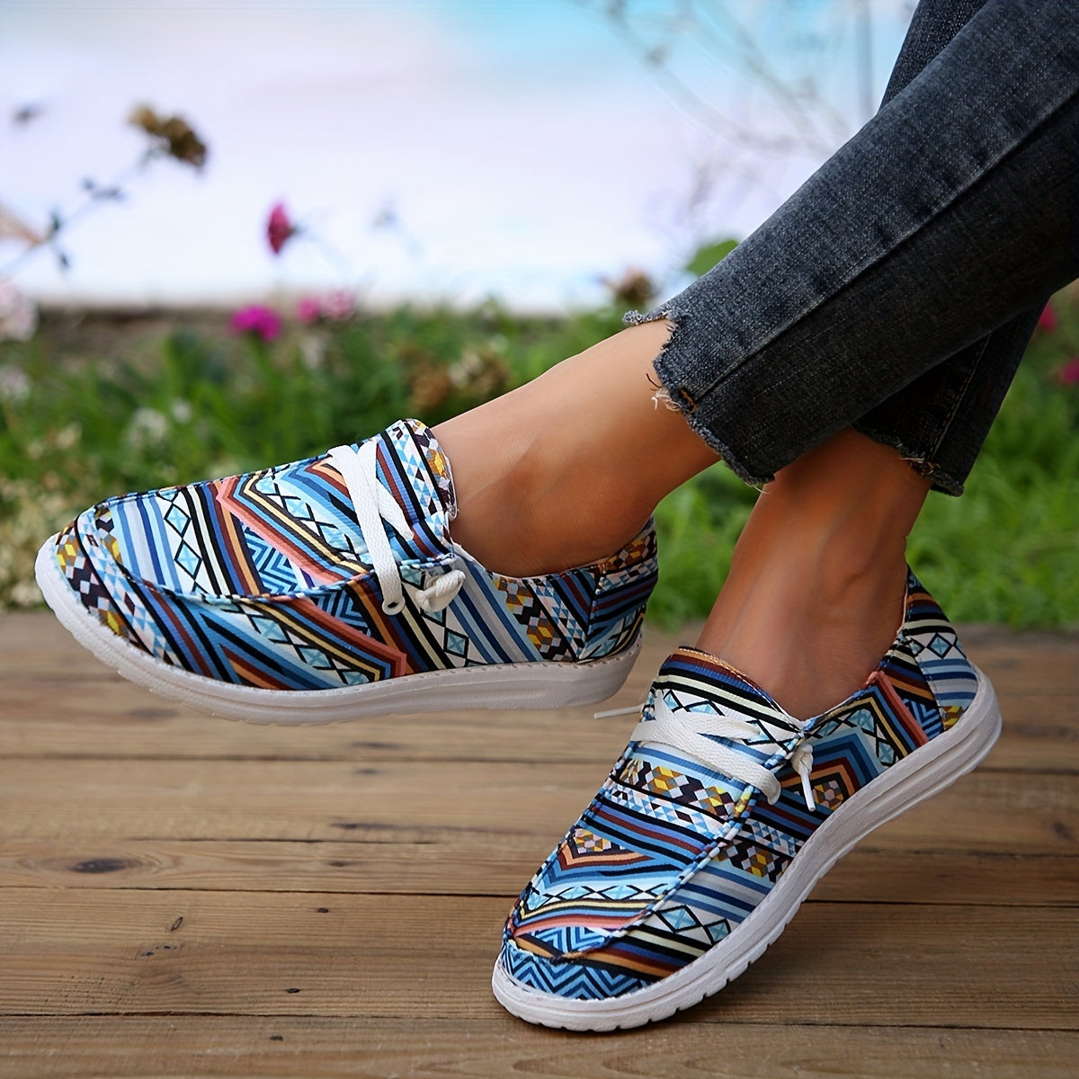 Women's Geometric Pattern Canvas Shoes Boho Style Low Top Loafers