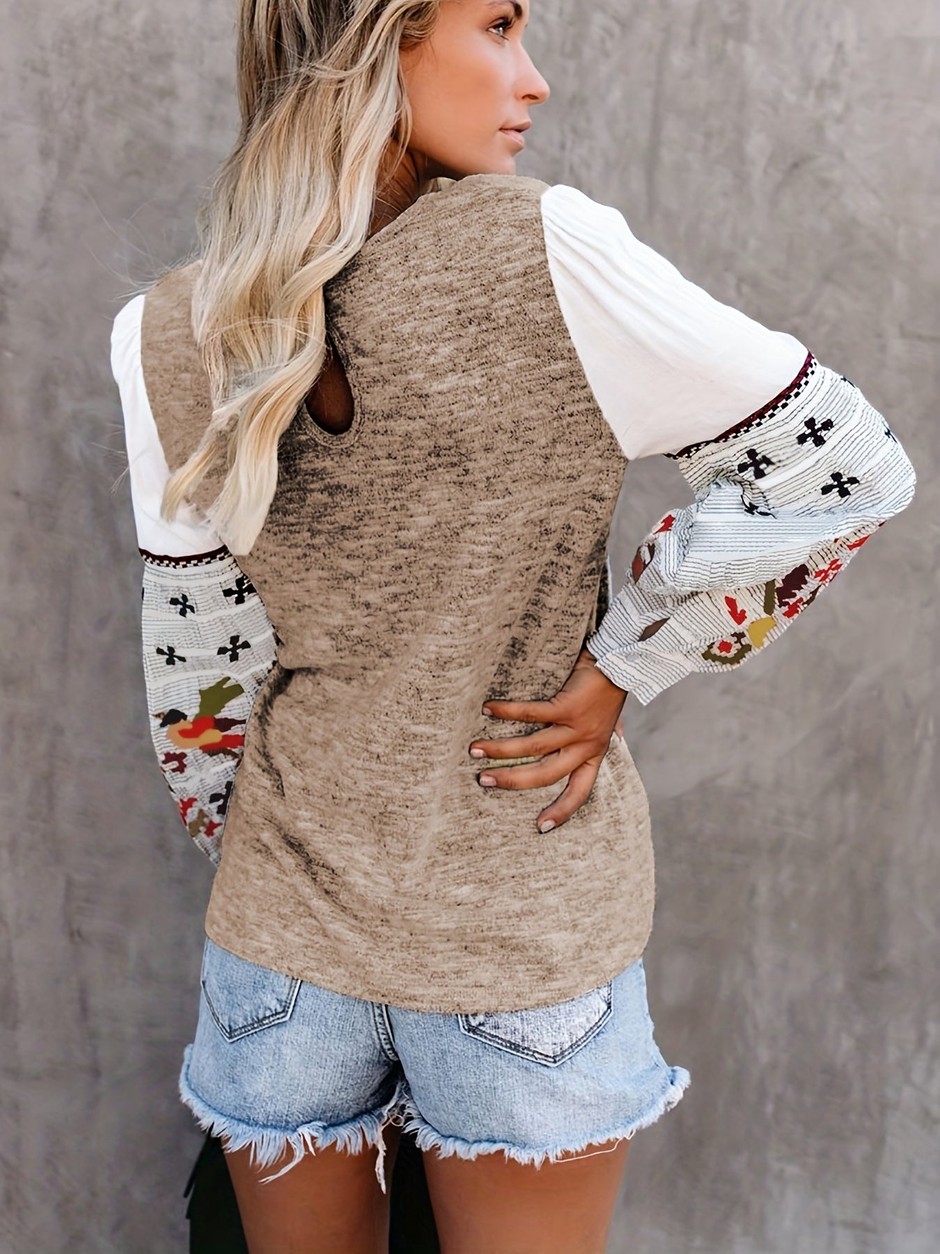 Sporty Embroidered Sleeve Knit Pullover Top