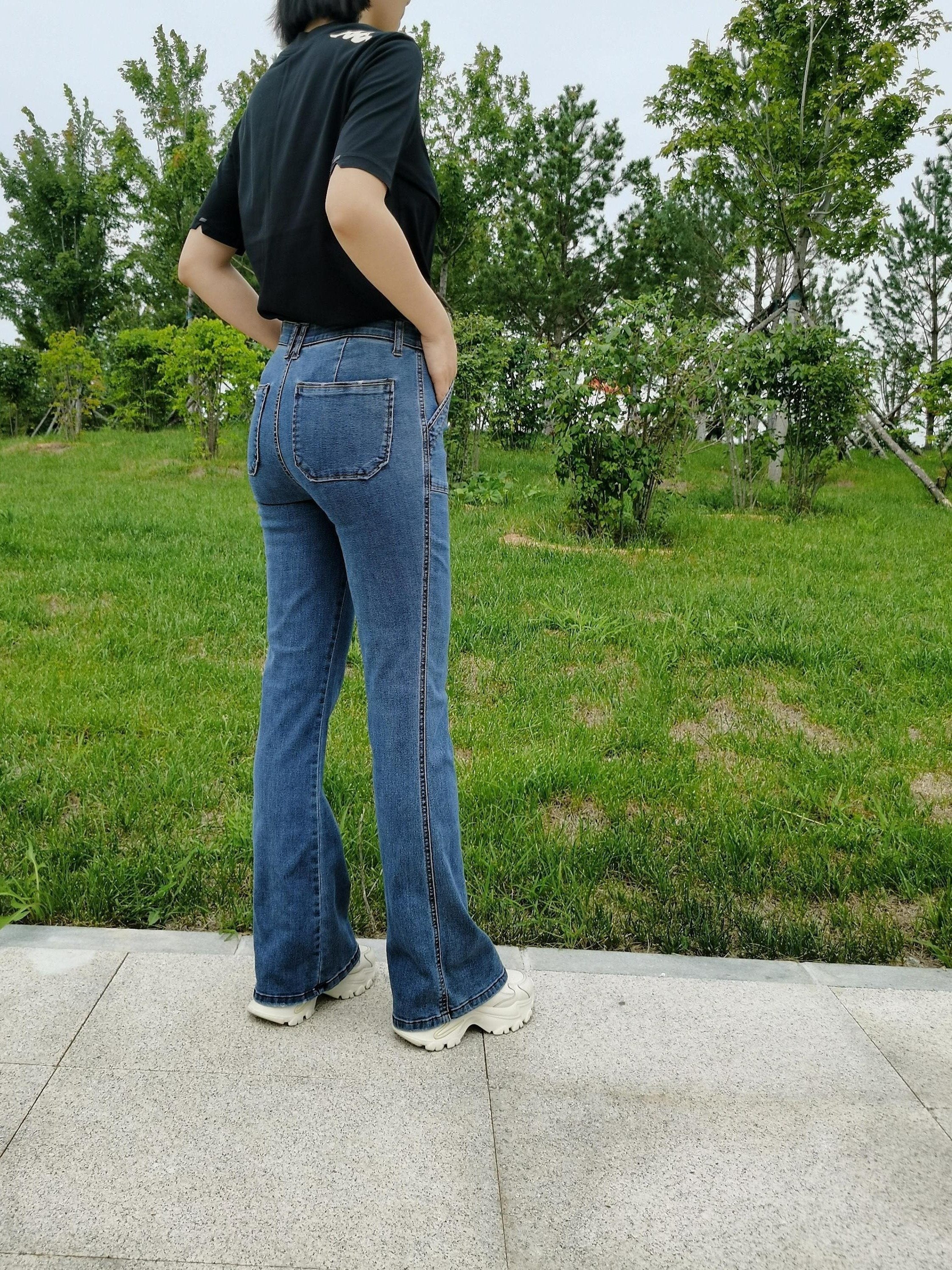 Women's Plus Button Fly Flared Leg Jeans With Pockets
