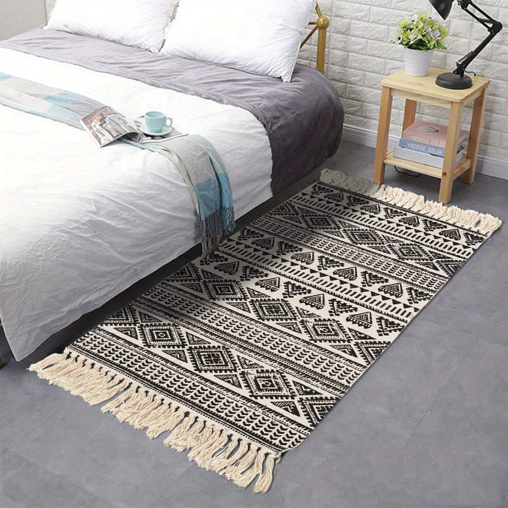 Bohemia Poppy Cotton Linen Tassel Mat with Tassel Decor
