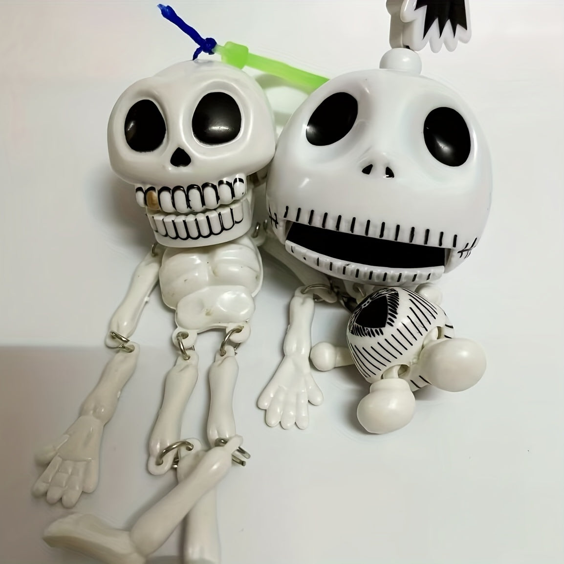 Funny Pull Cord Skeleton Key Chain Halloween Skeleton Pendant Party Decoration