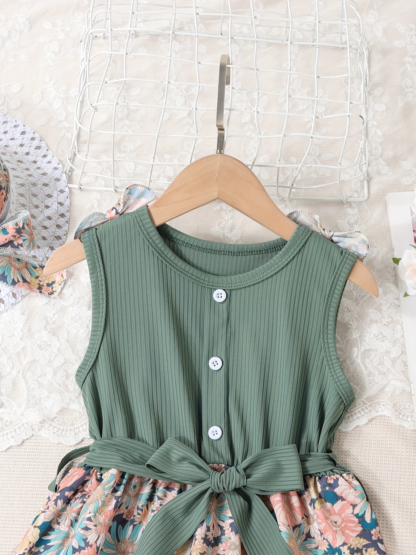 2pcs Toddler Girls Sleeveless Button Flowers Dress & Bow Straw Hat Set
