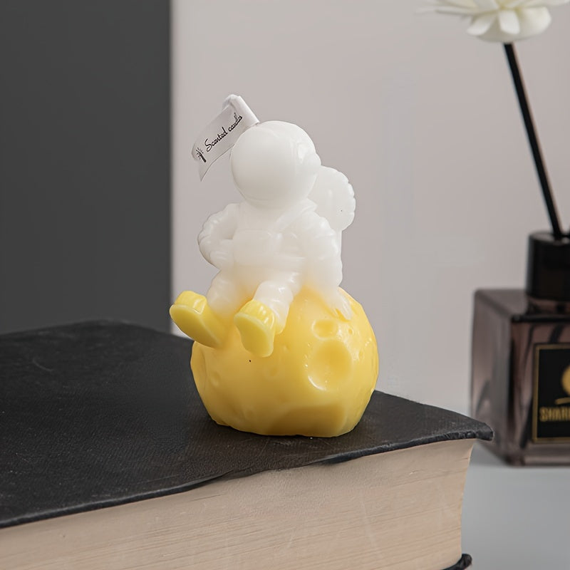 Astronaut Aromatherapy Candle for Home Wedding Decoration