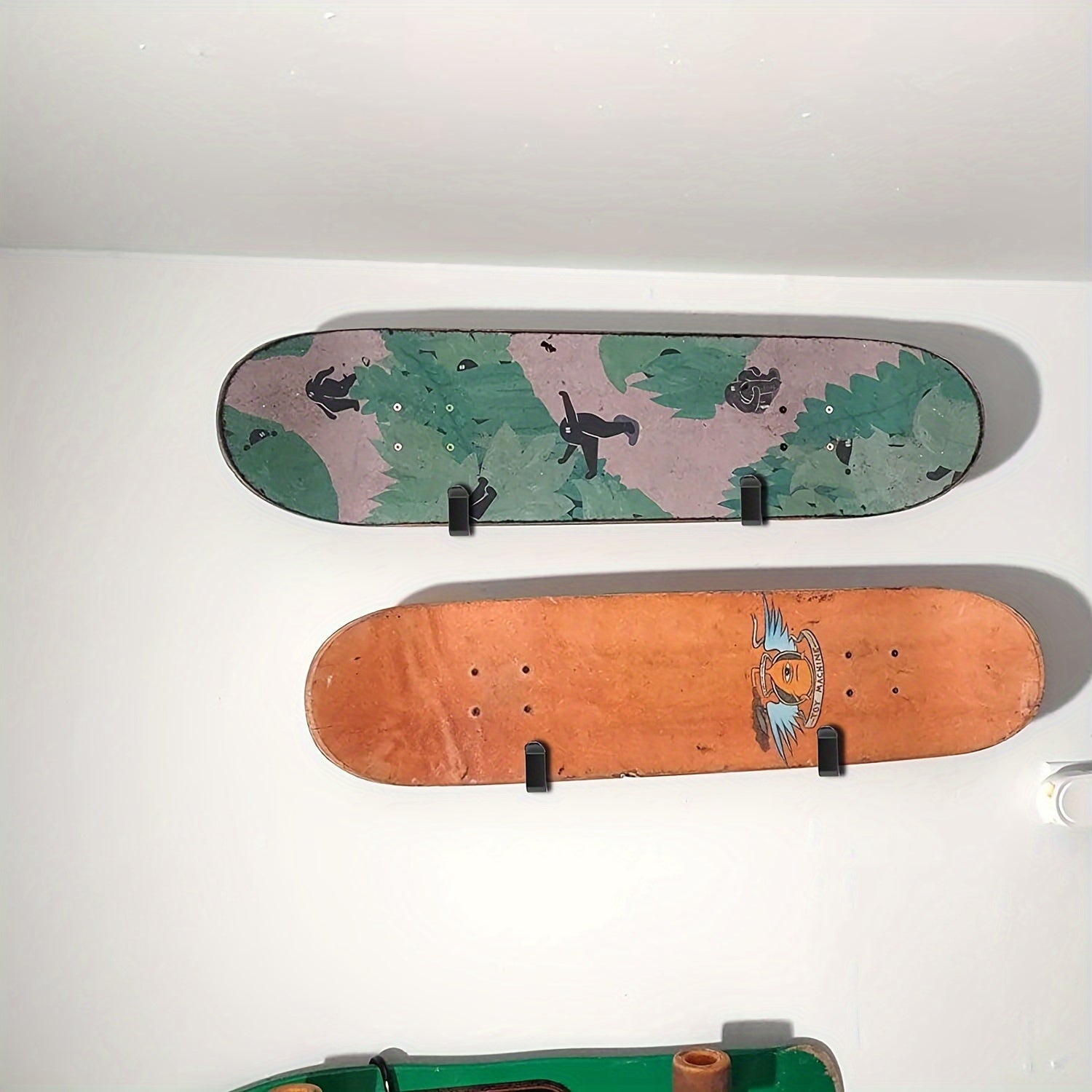 Horizontal Snowboard Wall Mount Clips, Snowboard Storage Rack